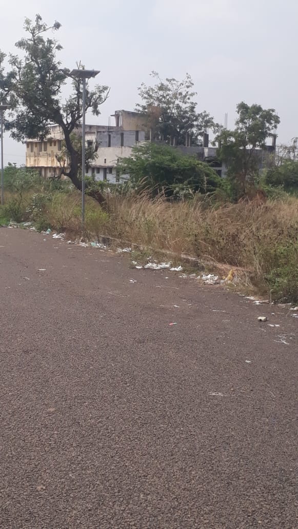 Plot for sale next to sastra collage.